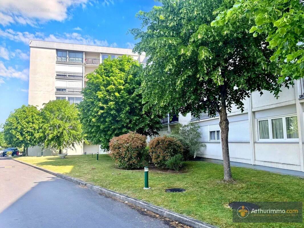 Appartement à CLICHY-SOUS-BOIS
