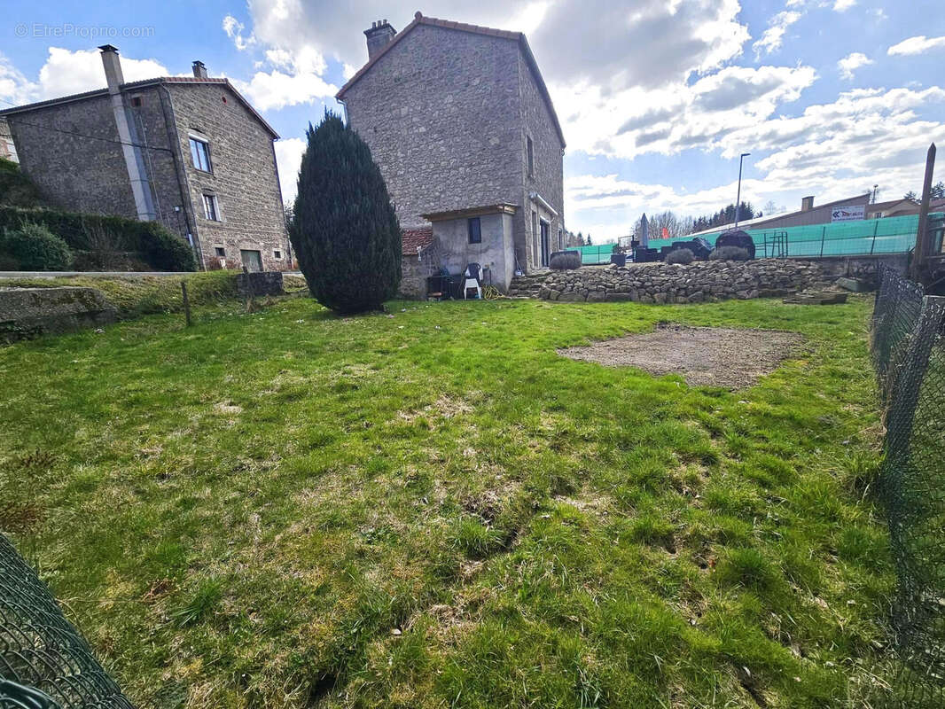 Maison à SAINT-PAL-DE-MONS