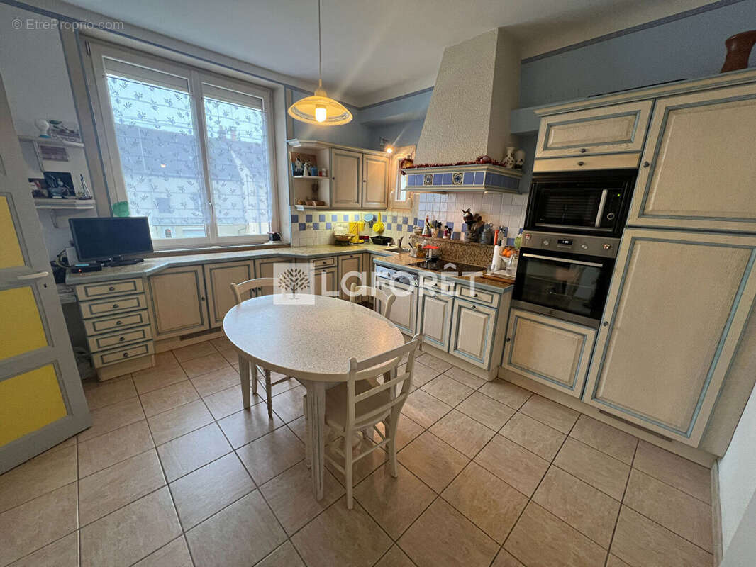 Maison à LONS-LE-SAUNIER