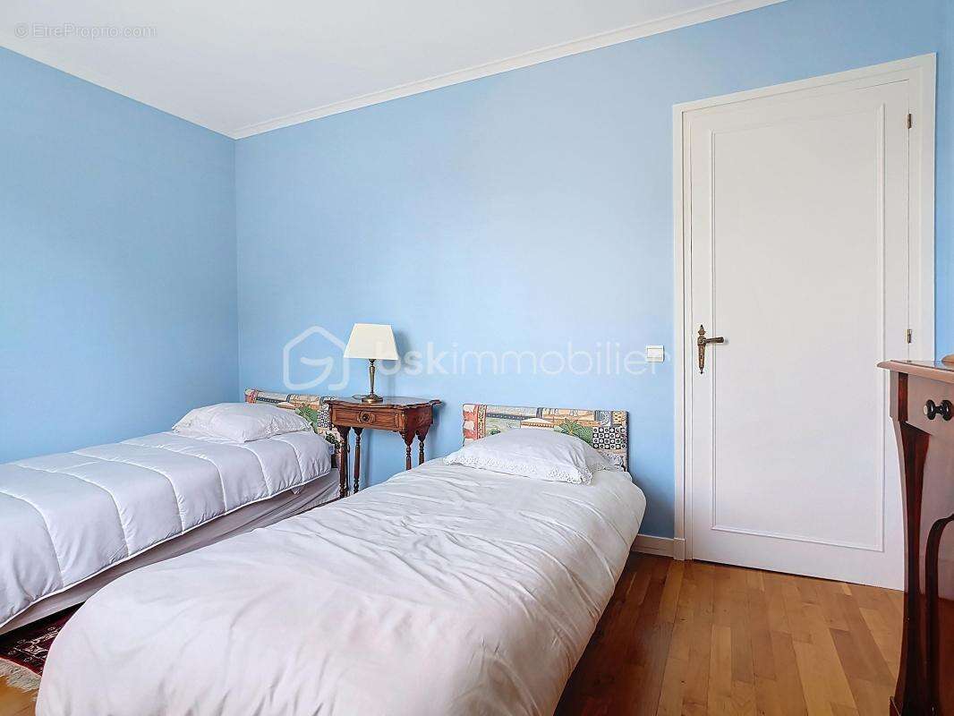 Maison à CHAMPS-SUR-MARNE