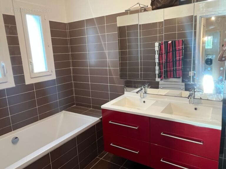 Maison à SOLLIES-PONT