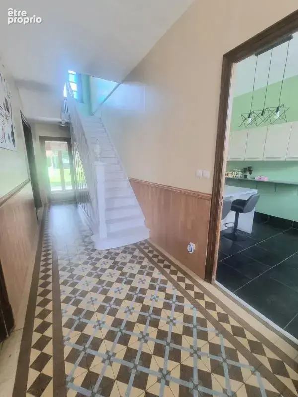 Maison de Maître,4 chambres,stationnements,terrasse,jardin - photo 4