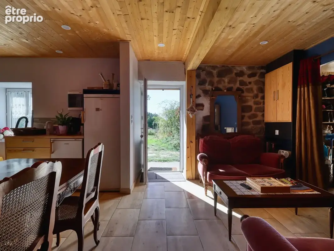 Ensemble immobilier de charme avec résidence principale et 3 gîtes, vaste terrain SAINT AGREVE (07) - photo 12