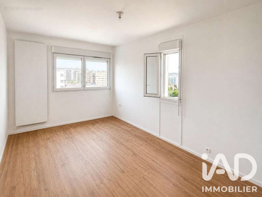 Appartement 71 m² à Villeneuve-La-Garenne  - photo 3