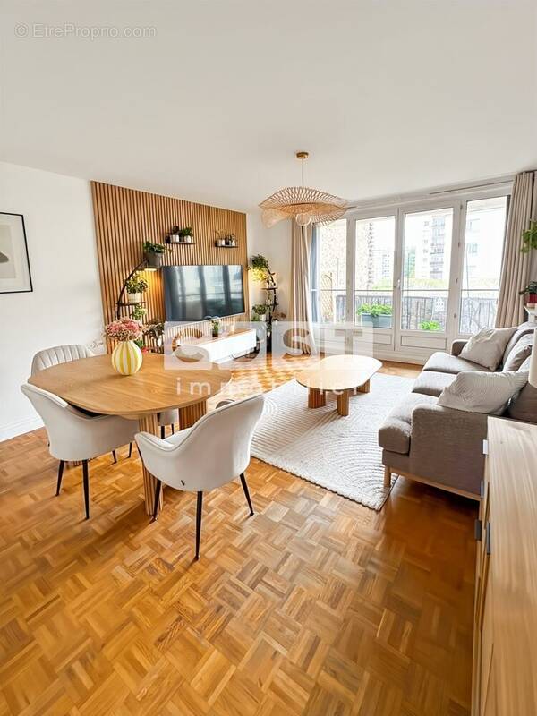 Appartement à LA GARENNE-COLOMBES