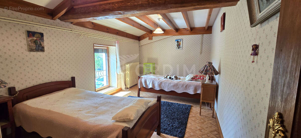 Maison de caractère 5 chambres avec dépendances et grand terrain - photo 10