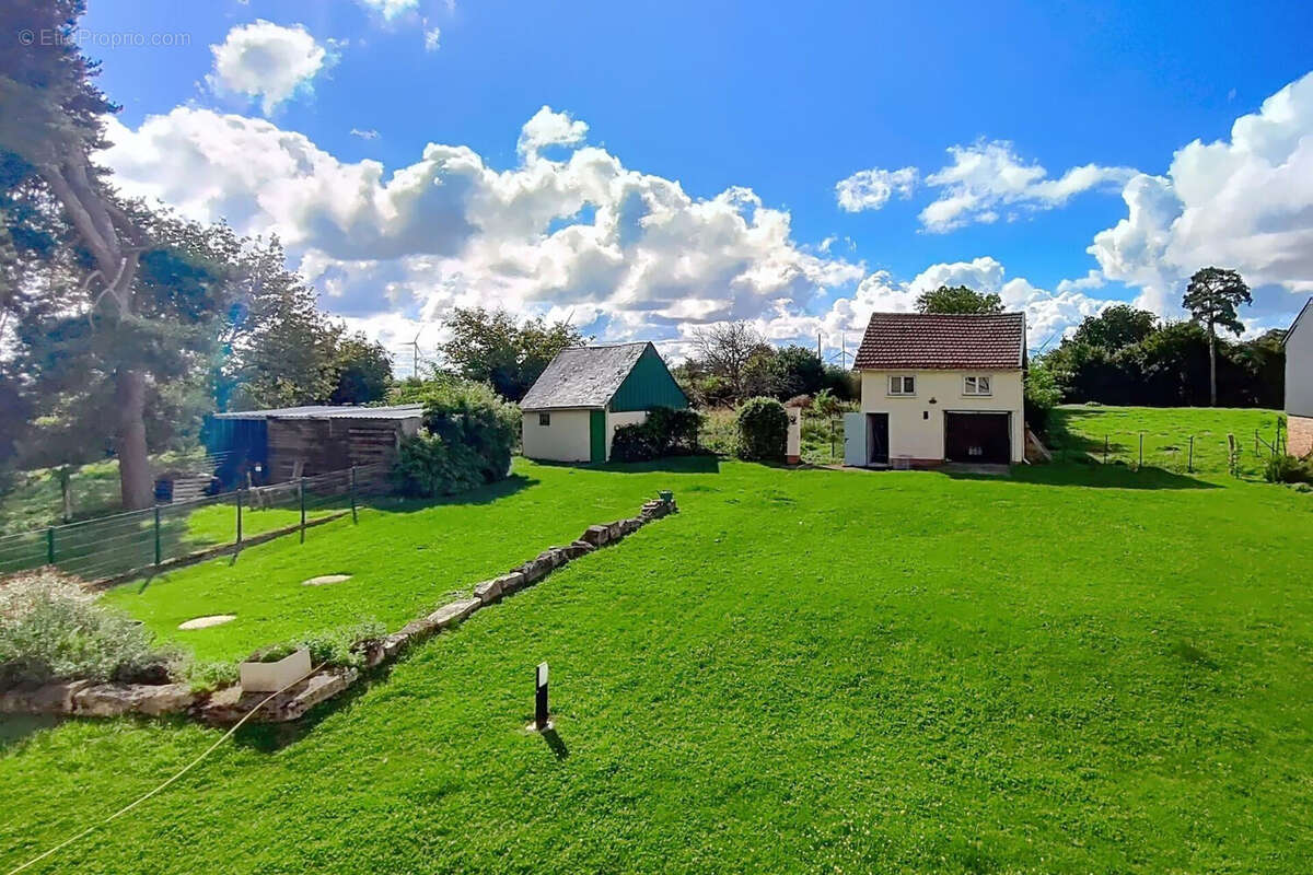 Photo 2 - Maison à CREVECOEUR-LE-GRAND