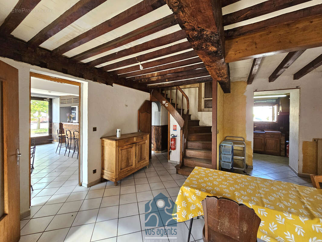Maison à ESPINASSE