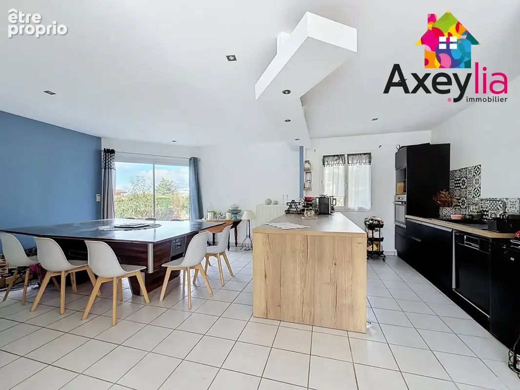 A vendre - chazelle sur lyon -  maison de plain-pied avec garage et terrain - photo 8