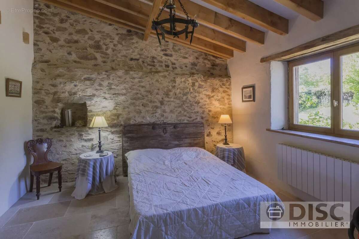 Maison à MONTIRAT