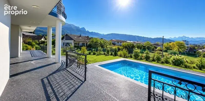 Villa de 8 pièces principales - photo 2