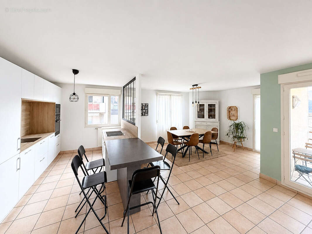 Appartement  DIJON Duplex 6 pièce(s) 126.34 m2 - photo 2