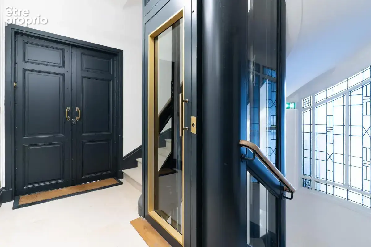 PARIS 7ᵉ — RUE CLER — 2 chambres 98m2 - photo 7