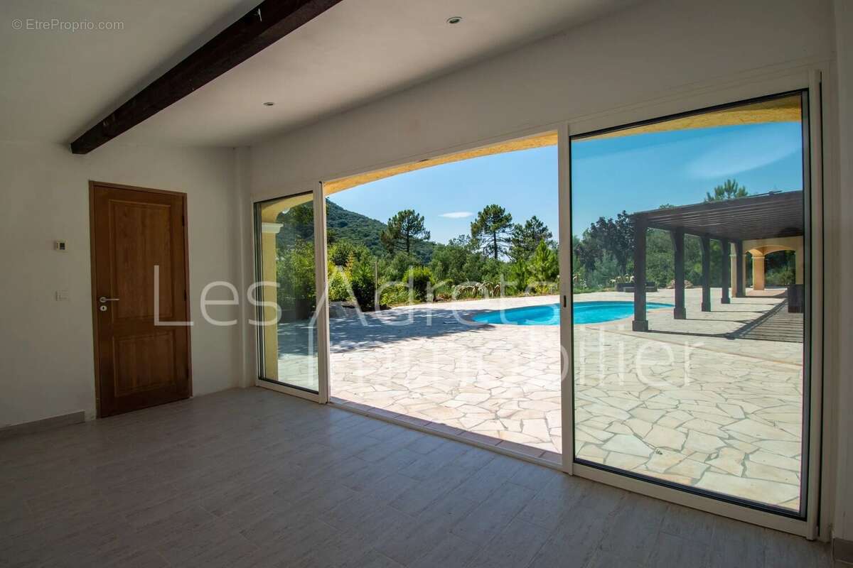 Propriété 190 m² - Plain-pied - photo 14
