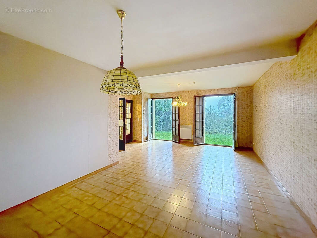 Maison à SOMMEVAL