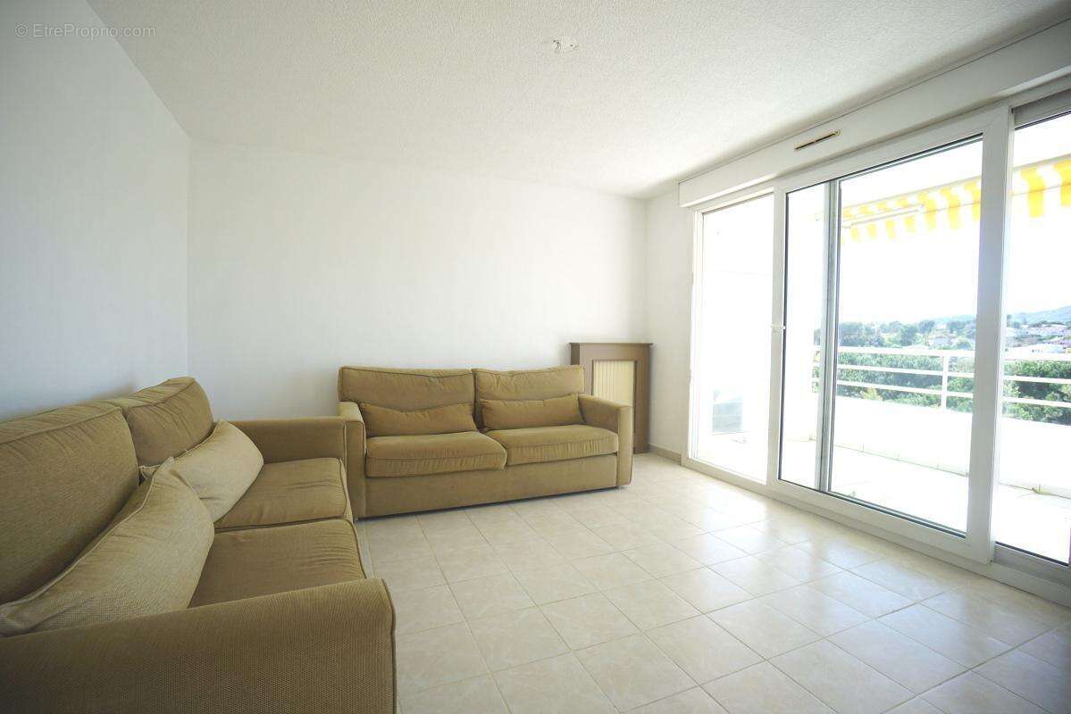 Ideal pour famille - beaux volumes - garage - 36m² de sejour - photo 5