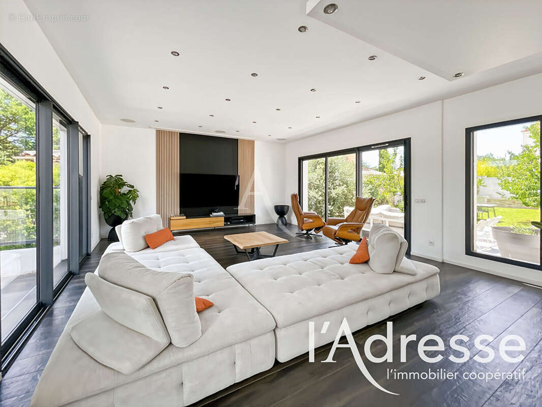 Maison La Destrousse - 5 pièces - 165m2 - photo 9