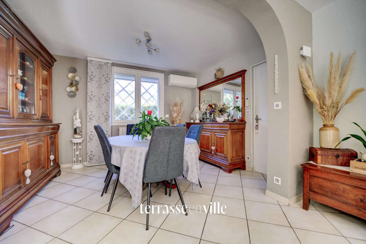 Maison à CARNOUX-EN-PROVENCE