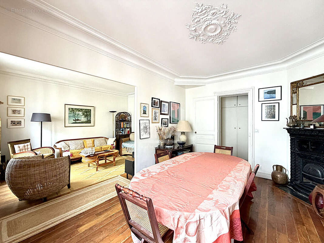 Appartement à NEUILLY-SUR-SEINE