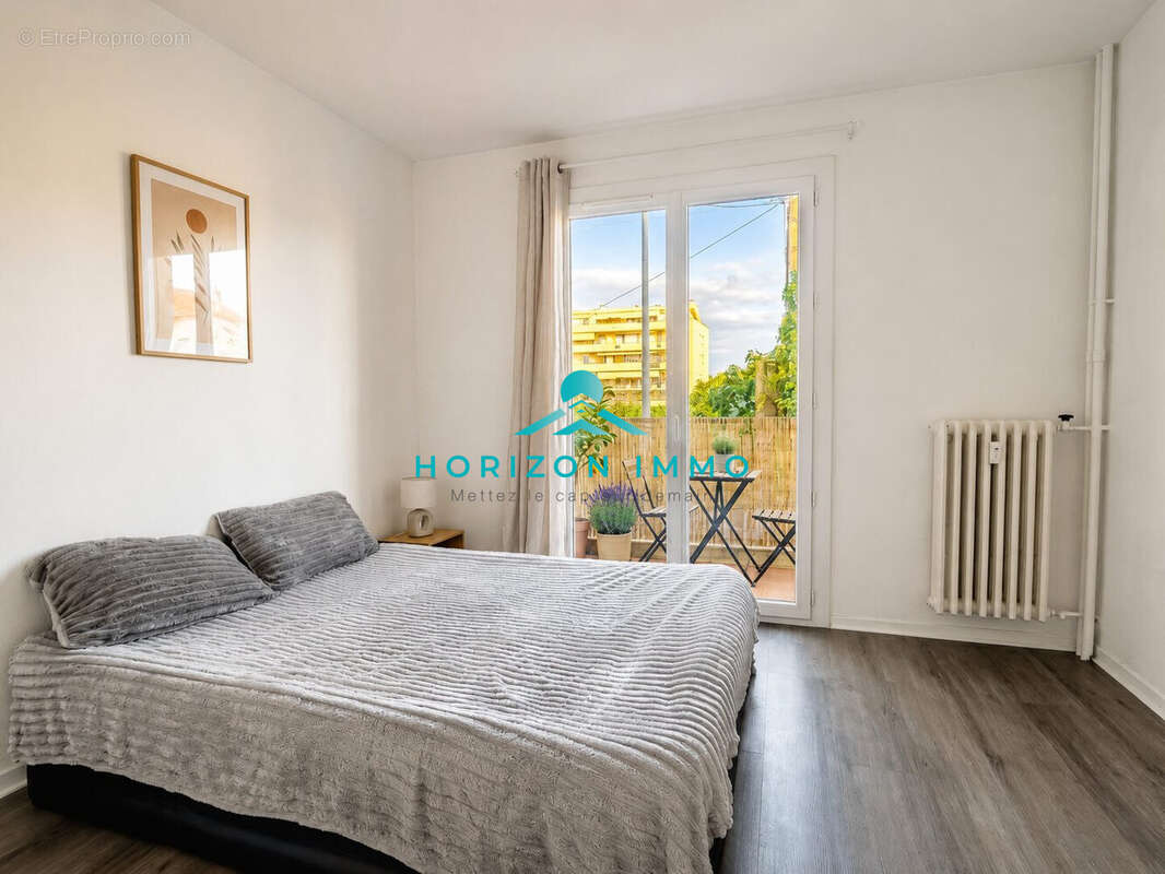 Appartement à SAINT-LAURENT-DU-VAR