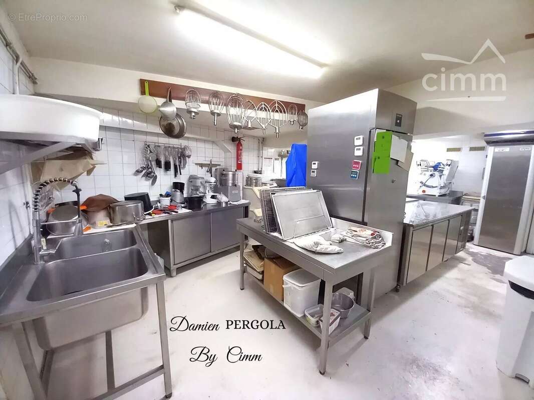 Commerce à MONTIGNAC