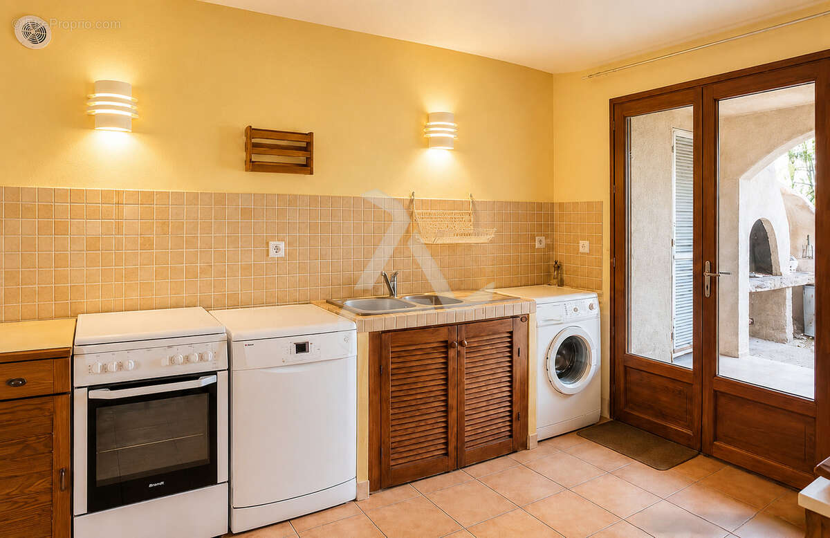 Maison t7 en pierre de taille granite à 15 mn au sud porto-vecchio - photo 7