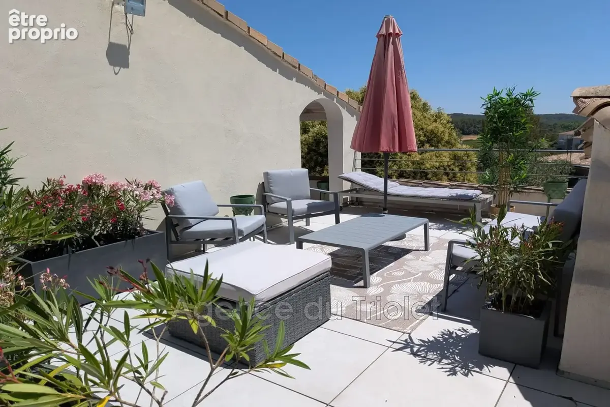 Maison 218 m² à Saint-Clement-De-Riviere  - photo 6