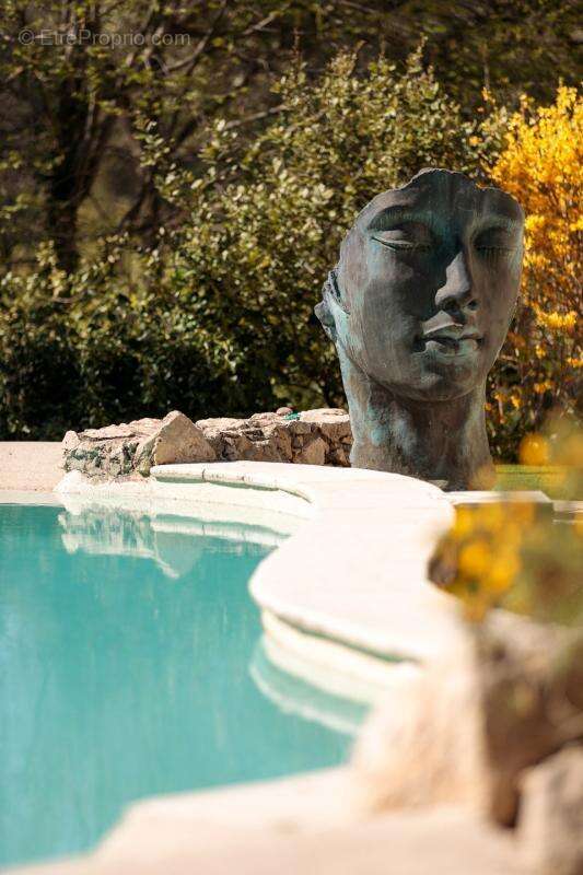 Maison à ROQUEFORT-LES-PINS