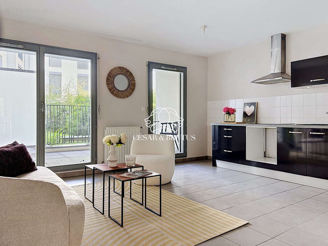 Appartement à NEUVILLE-SUR-SAONE