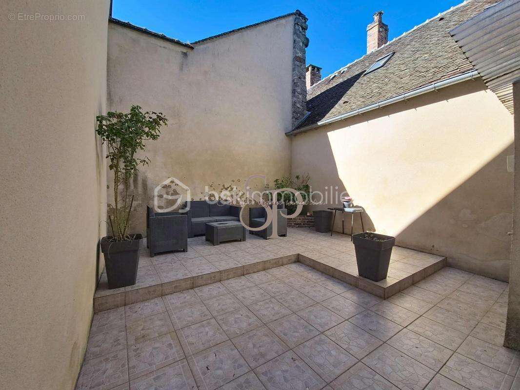 Maison à LORREZ-LE-BOCAGE-PREAUX
