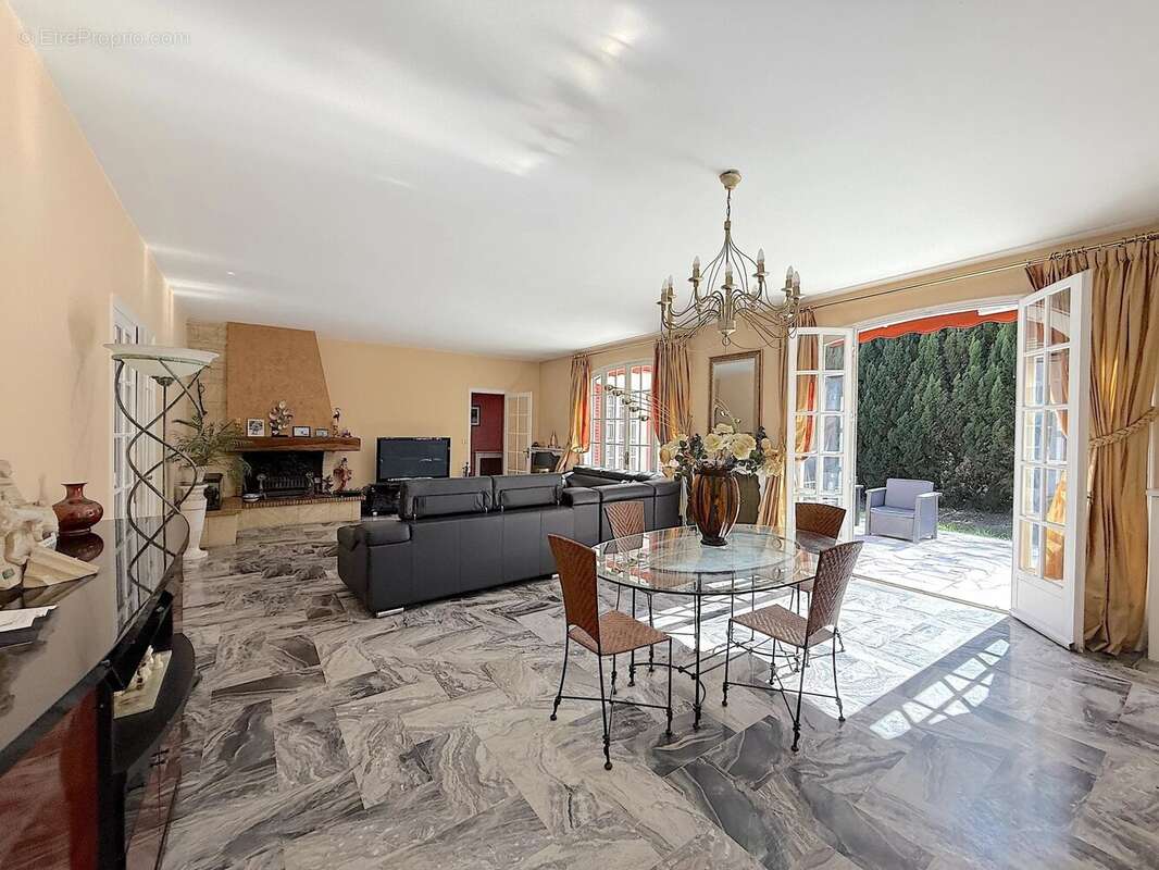 Maison à VILLECRESNES