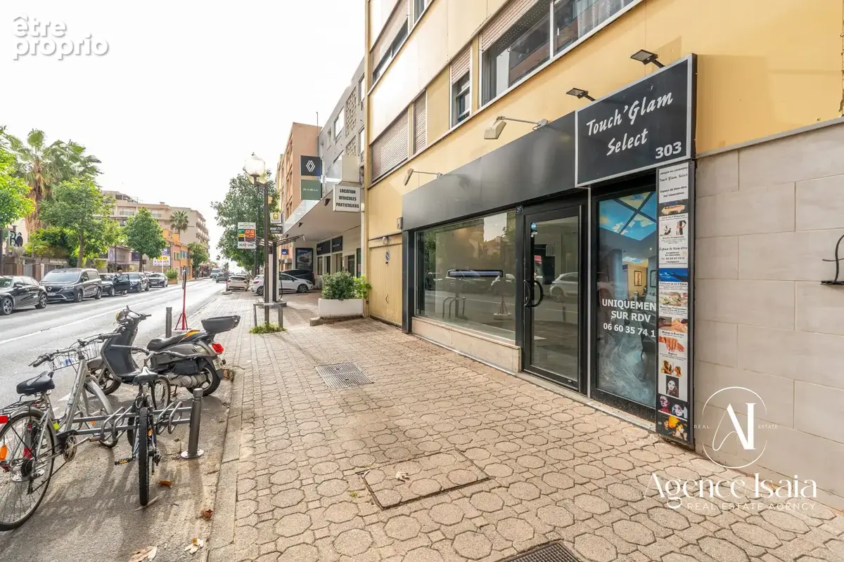 Commerce 80 m² à vendre à Le Lavandou (83980) - photo 2
