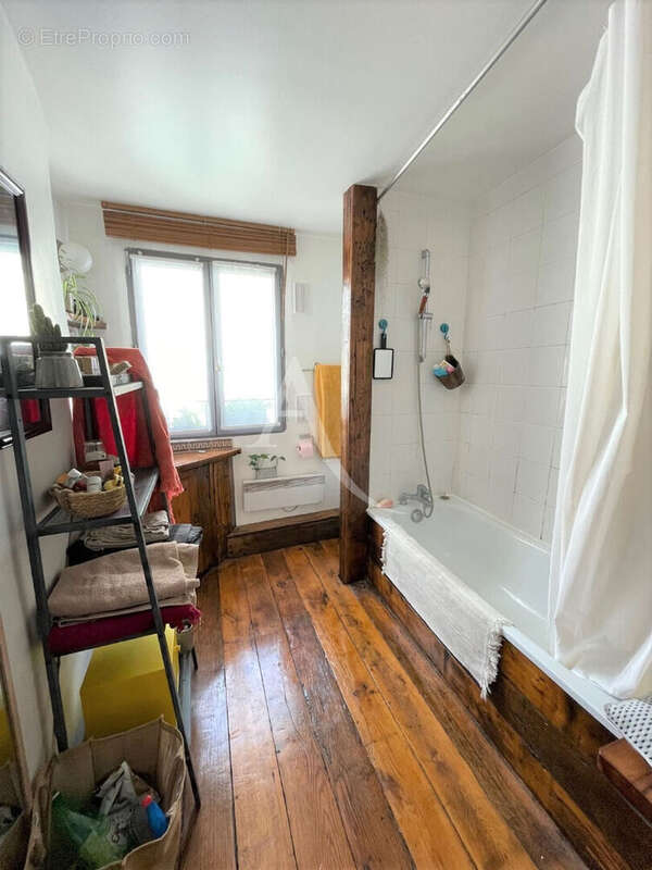 Appartement à PARIS-10E