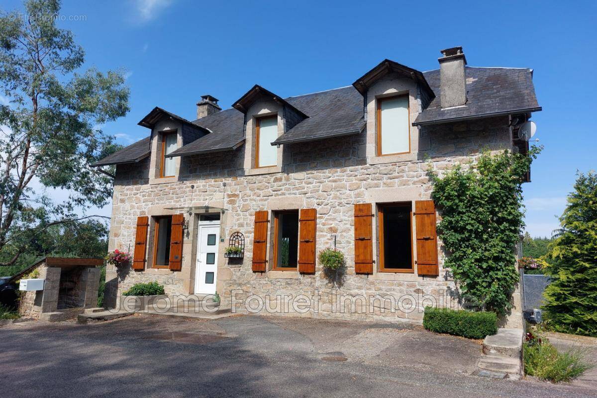 Maison à MONTAIGNAC-SAINT-HIPPOLYTE