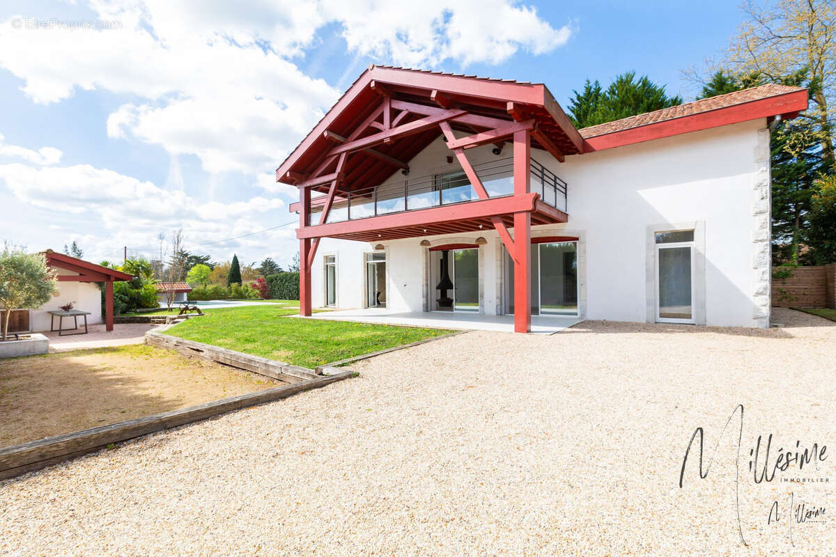 Maison à BASSUSSARRY