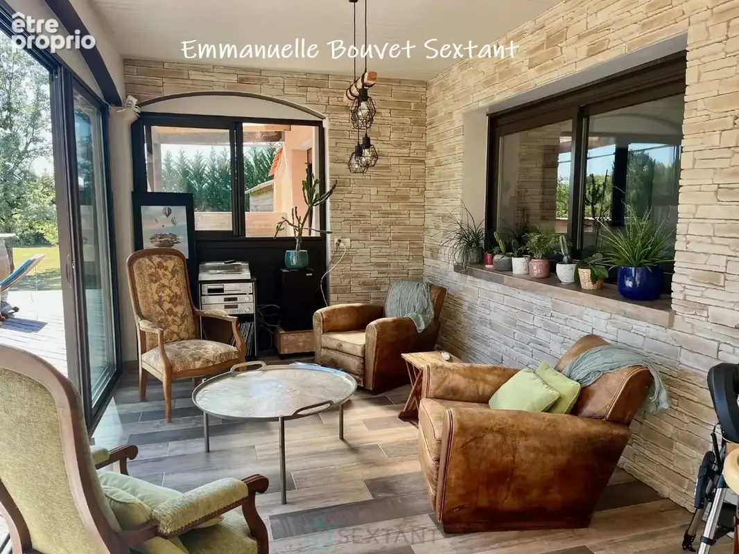 Superbe domaine touristique, 3 ha, 5 chalets bois, salle de réception, maison d'habitation, piscine, divers dépendances - photo 19