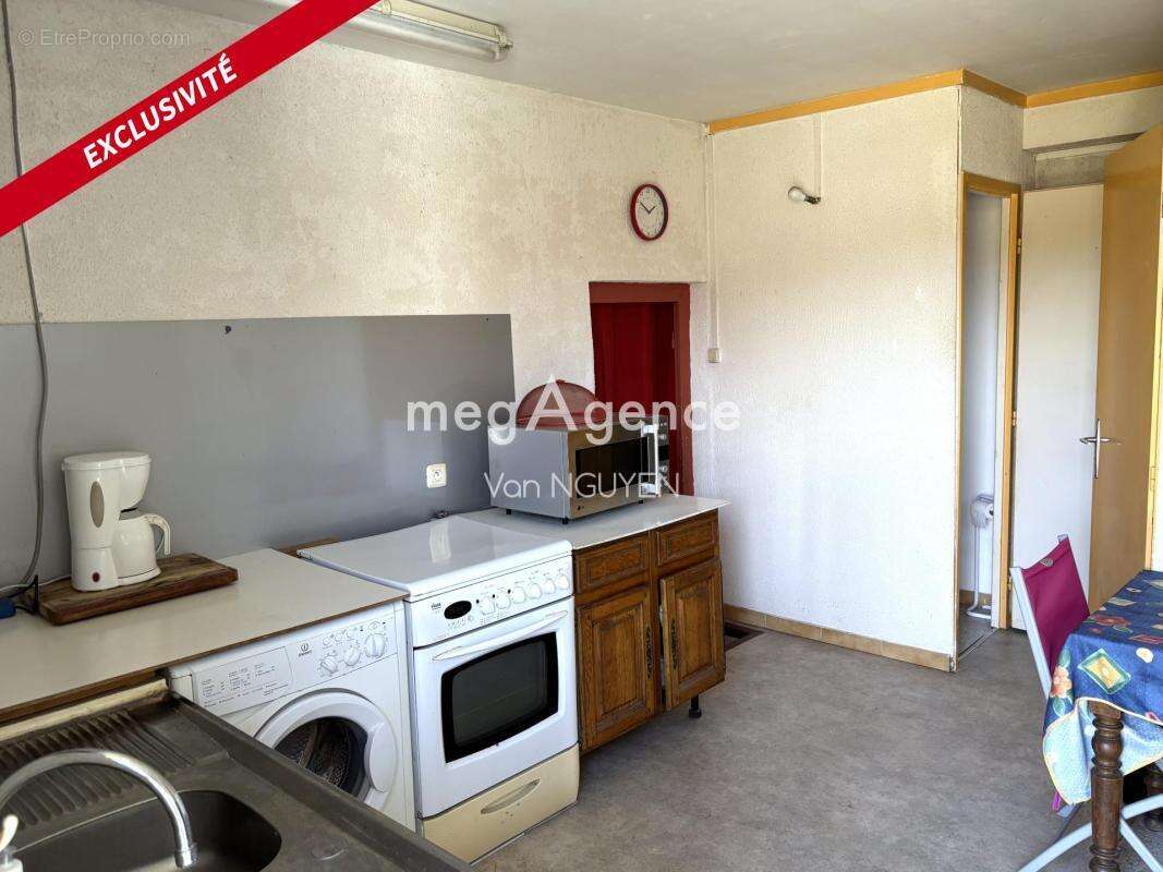 Maison avec potentiel et terrain constructible - photo 7