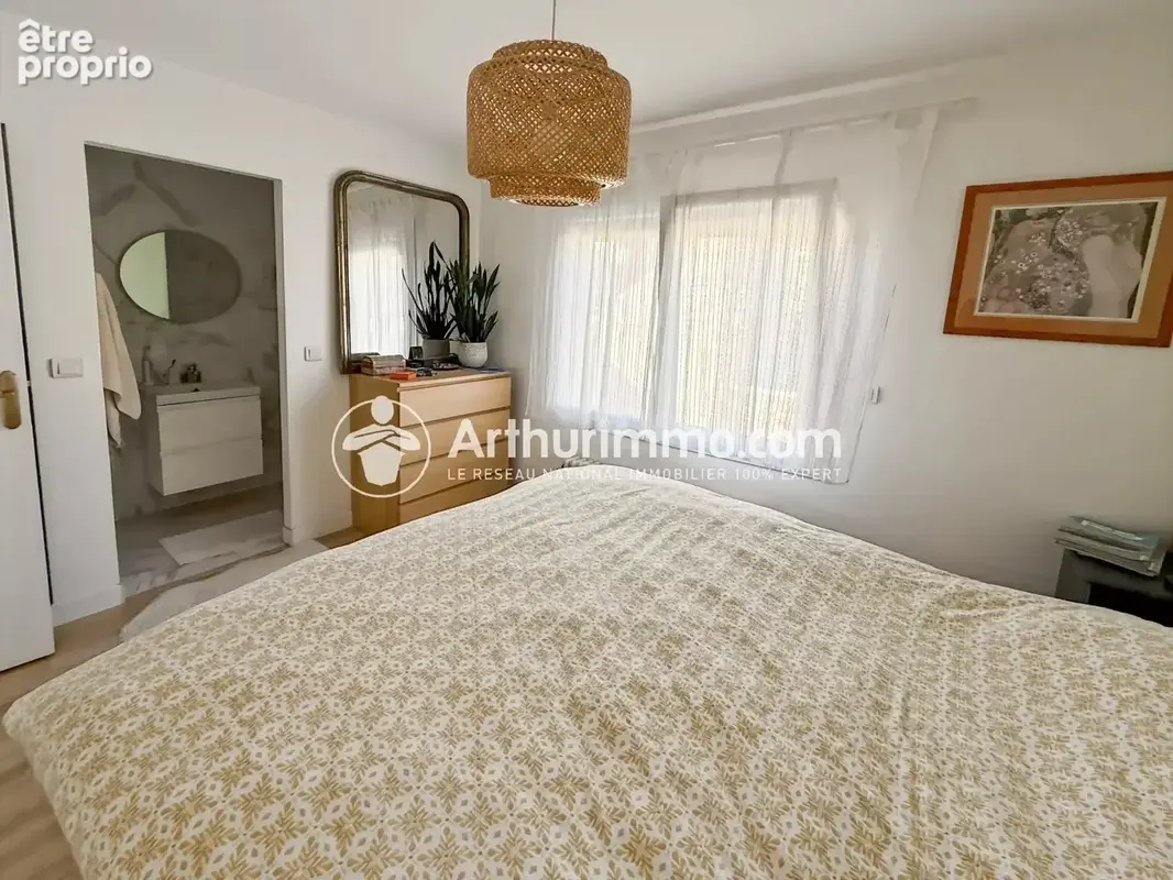 Maison de 5 pieces avec sous-sol et dependances - photo 12