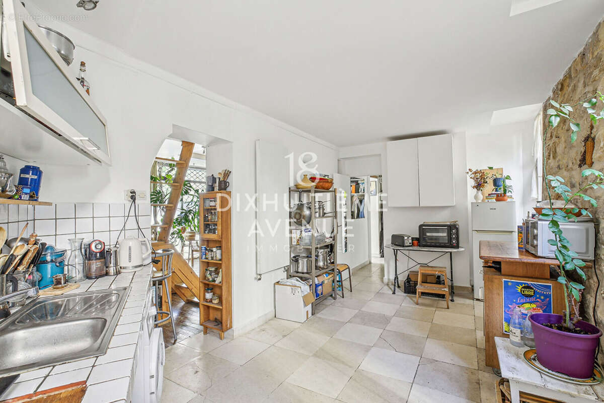 Appartement à PARIS-18E