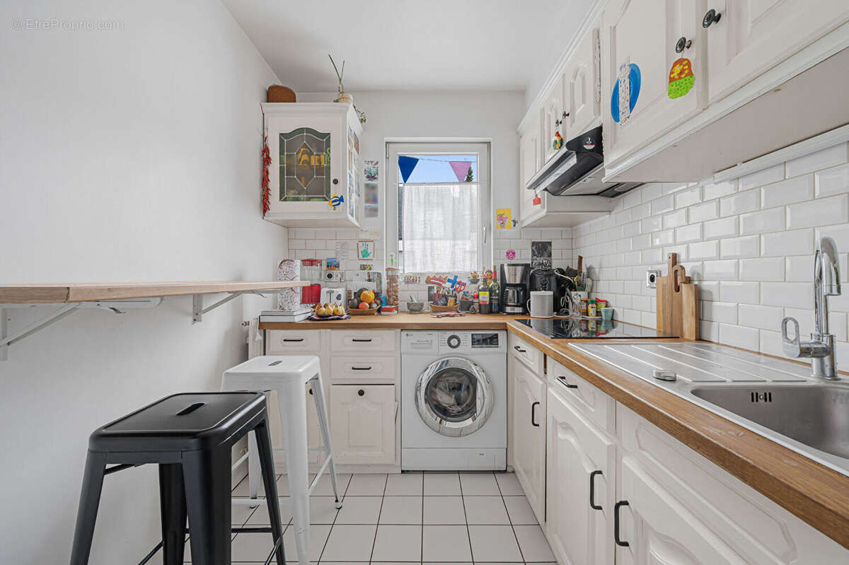 Appartement à PARIS-14E