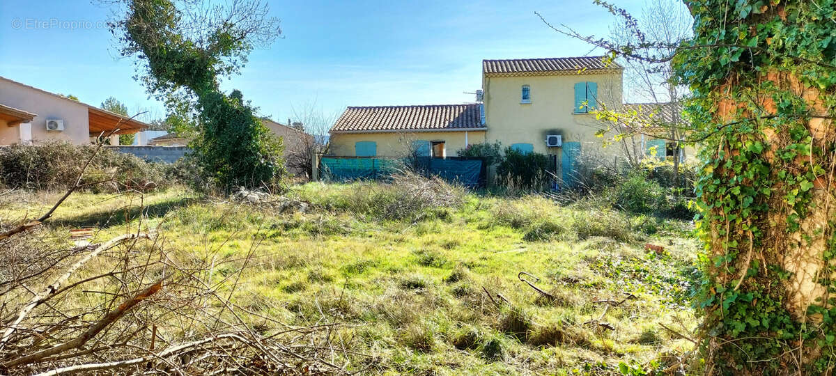 Maison à L'ISLE-SUR-LA-SORGUE
