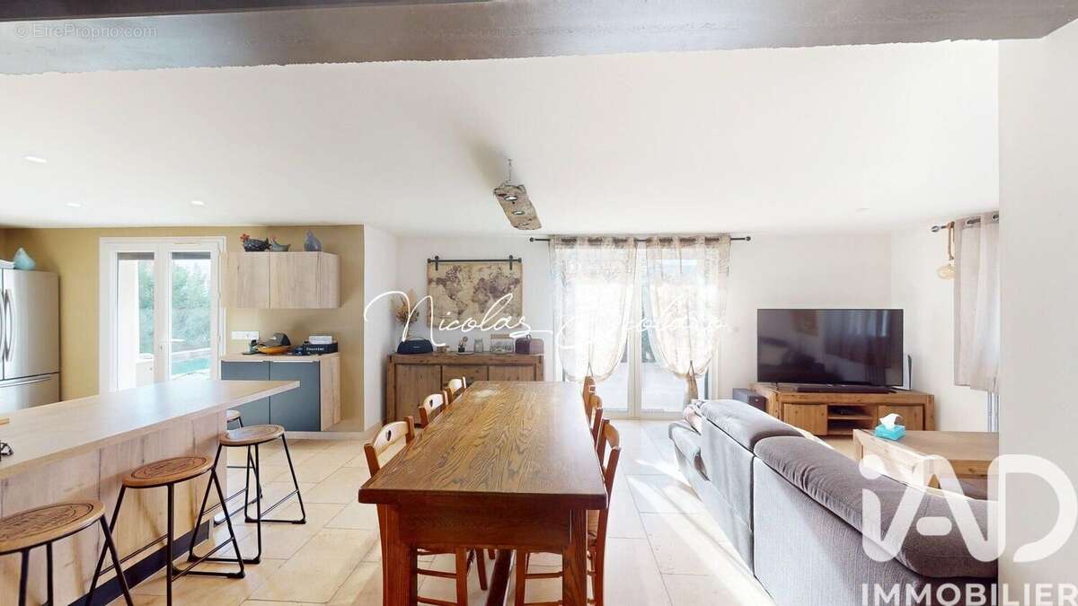 Photo 5 - Maison à ENTRAIGUES-SUR-LA-SORGUE