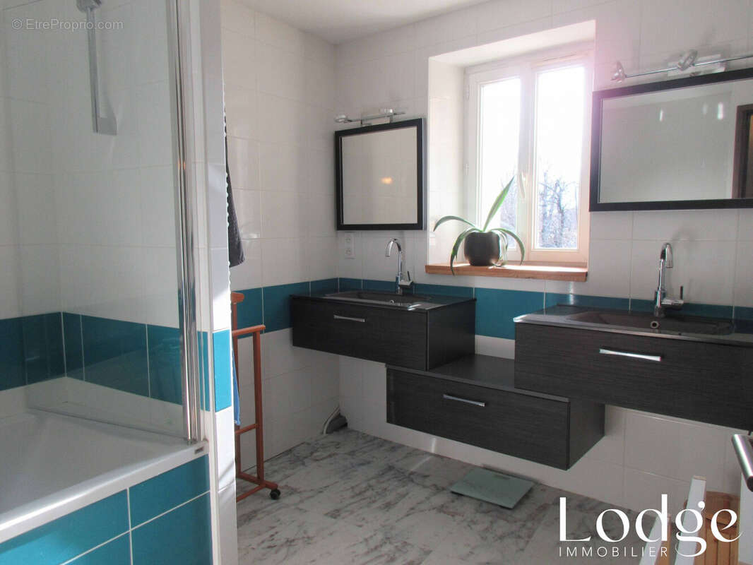 Maison 206 m² à Freissinieres  - photo 7