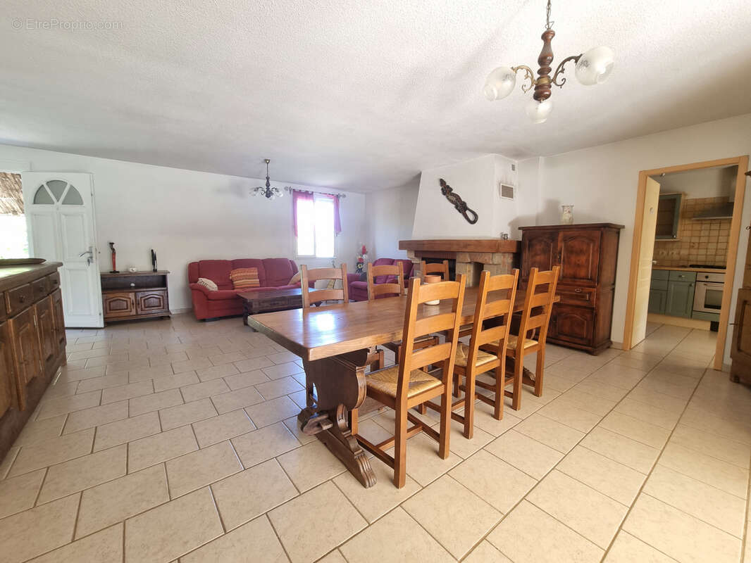 Maison à REGUSSE
