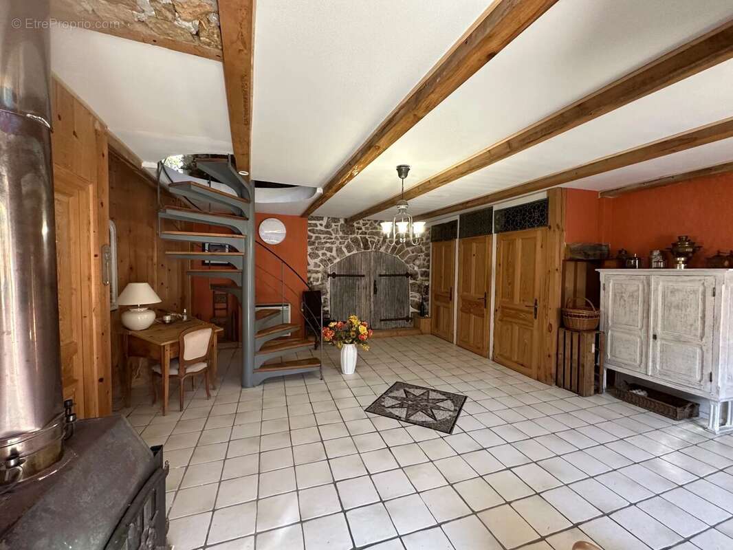 Maison à SAINT-PIERRE-SUR-DOUX