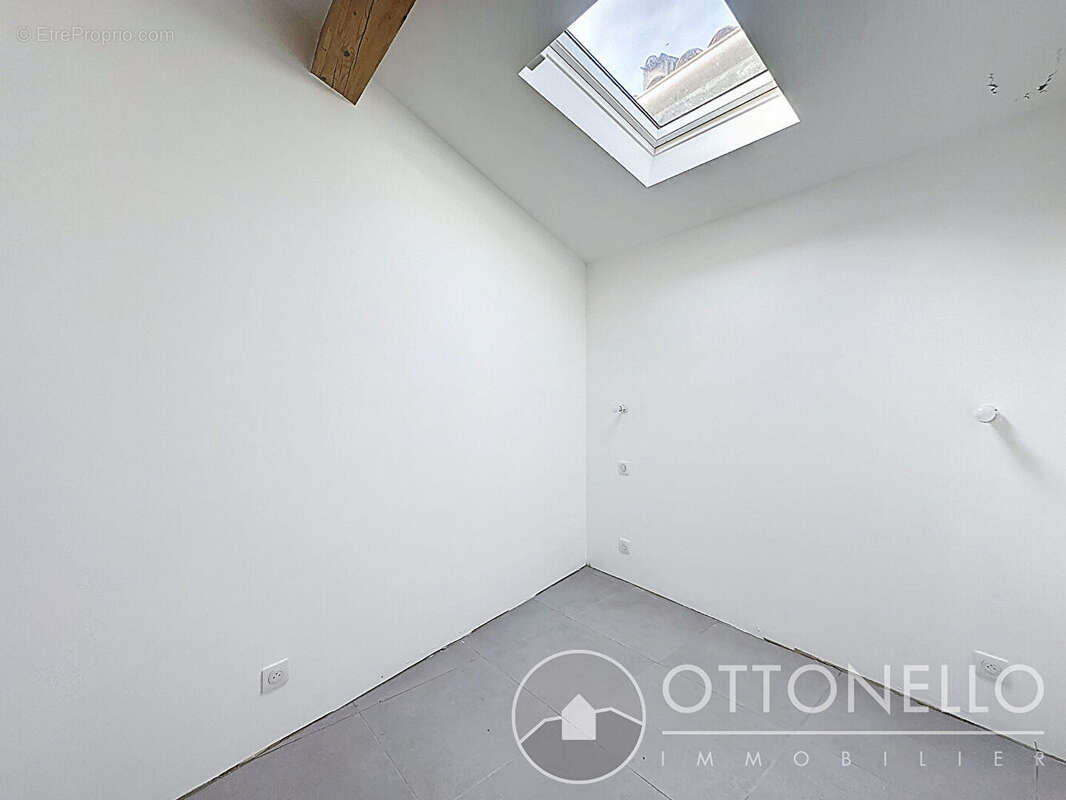 Maison à ROQUEBRUNE-SUR-ARGENS