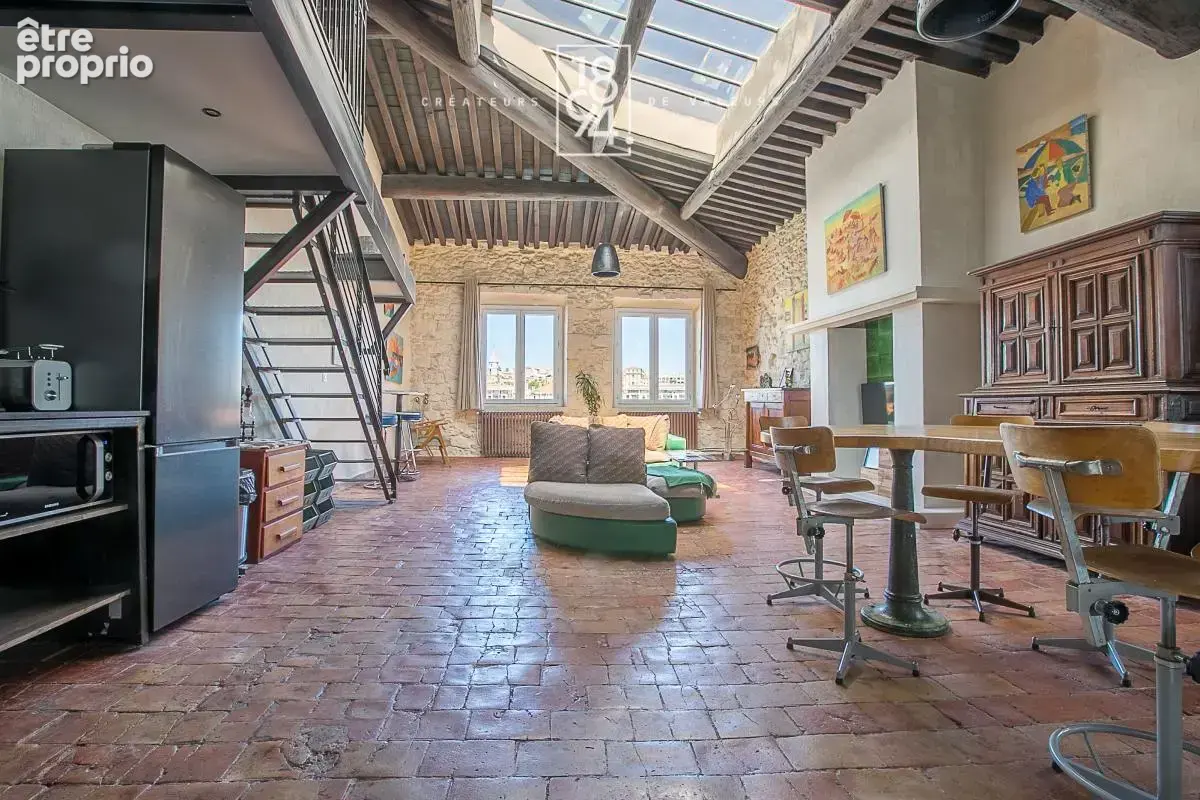 Duplex de type 3/4 entièrement rénové, d’une superficie de 130 m², situé secteur Vieux-Port avec vue mer - photo 5