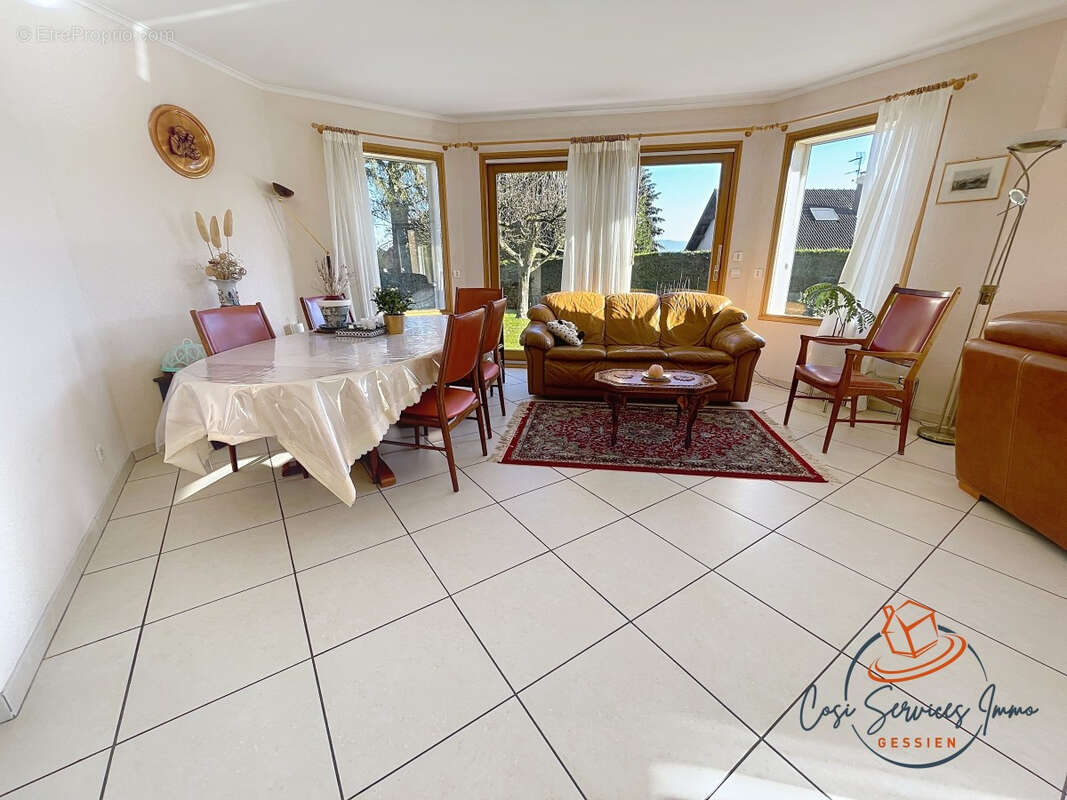 Maison à SERGY