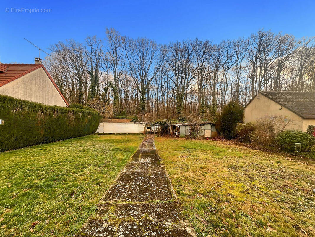 Terrain à DAMMARIE-LES-LYS