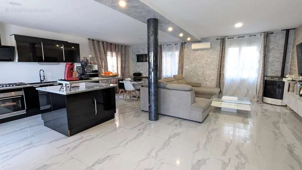 Maison à CARCES
